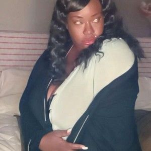 Meet your Posher, Leona